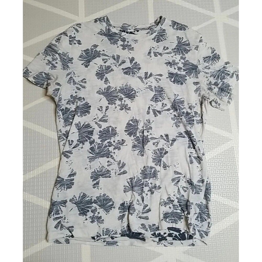 Y2K  2000s American Rag Women's Floral Fauna Ink Blot Print Tee Shirt Size Small
